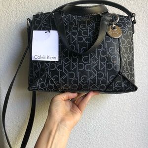 COPY - NWT Calvin Klein purse